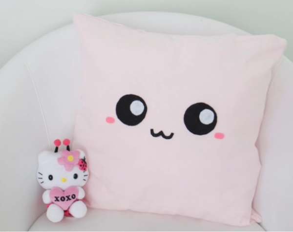 Coussin visage kawaii