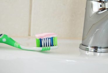 Astuces surprenantes avec du dentifrice