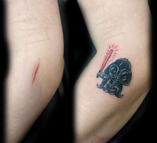 Tatouage Dark Vador avec son sabre laser