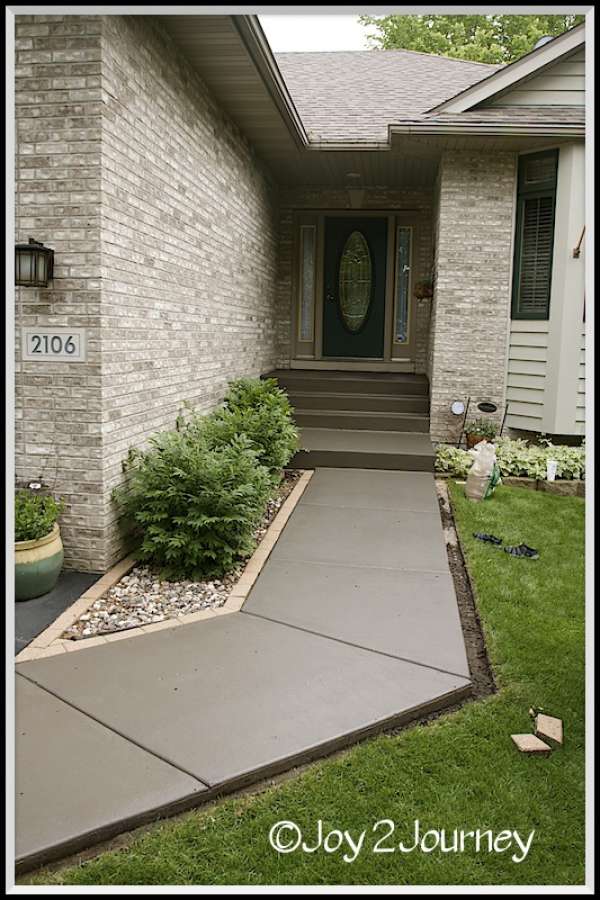 Allée de jardin en béton