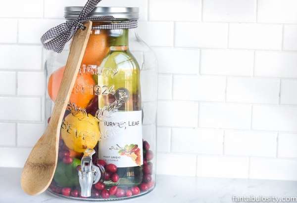 Un kit à sangria à offrir aux amoureux des cocktails fruités