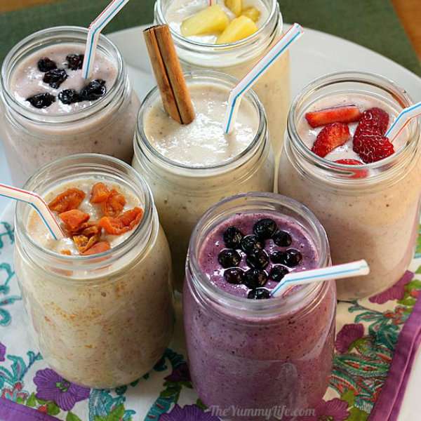 Smoothies de fruits aux flocons d'avoine et yaourt