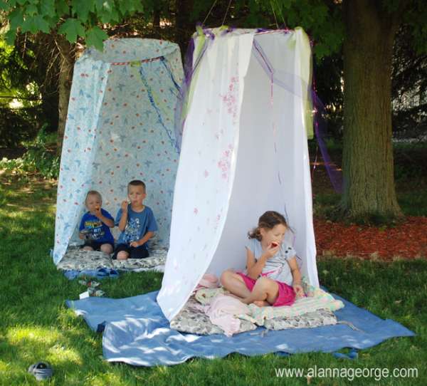 Mini tentes avec des cerceaux hula hoop