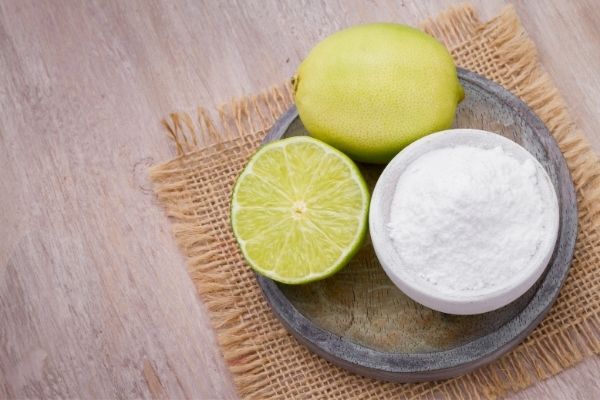 Citron et bicarbonate de soude