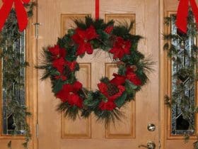 DIY : Comment Fabriquer une Couronne de Noël Classique