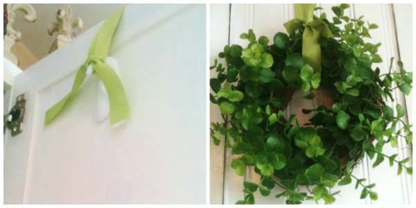 Placez un crochet derrière la porte pour accrocher une couronne