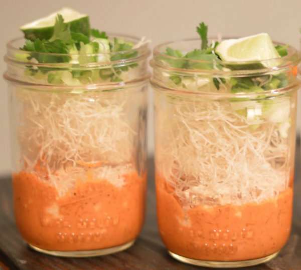 Soupe instantanée au curry et lait de coco (il suffit d'y ajouter de l'eau chaude)