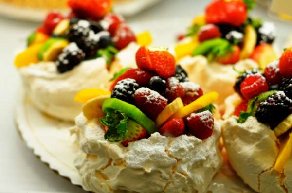 Petites pavlovas aux fruits