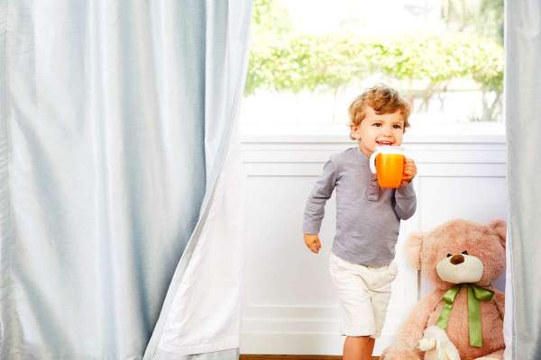 Une tasse d'apprentissage pour enfant antifuites