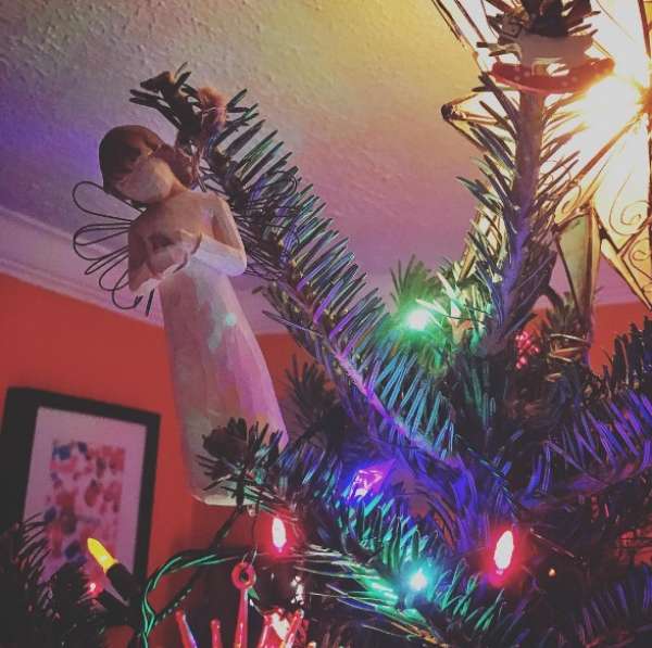 Cet ange n'a pas l'air très en forme