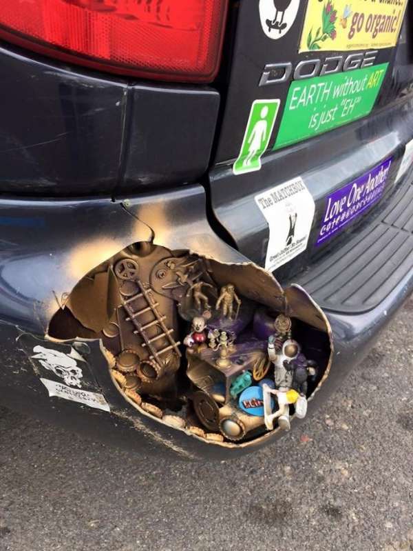 Voici une façon originale de combler un trou dans sa carrosserie