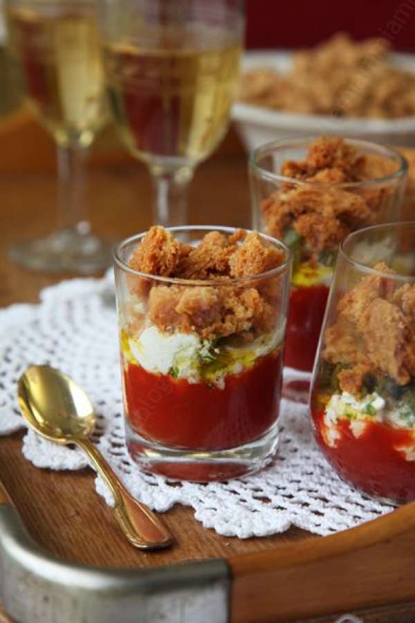 Verrine tomate, ricotta et croustillant parmesan