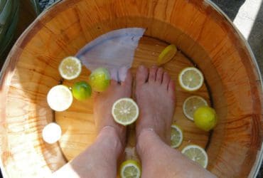 Bain de pieds au citron