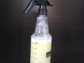 Brume hydratante pour cheveux secs