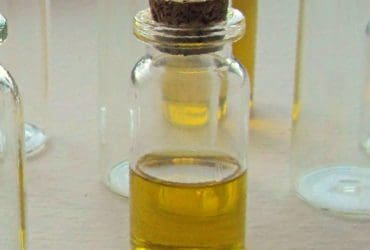 Créez Vos Propres Huiles de Beauté Naturellement Parfumées : Recettes et As