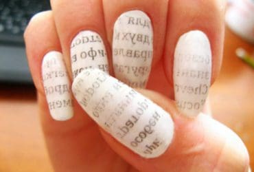 Vernis à ongles papier journal