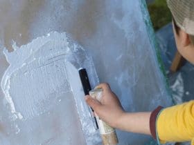 Enlever une tache de plâtre sur un tissu