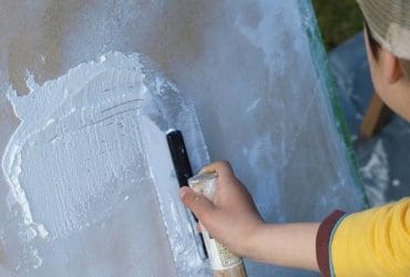 Enlever une tache de plâtre sur un tissu