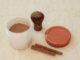 Poudre bronzante avec des produits naturels