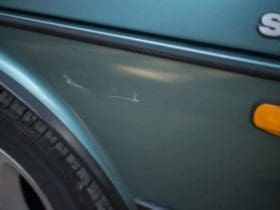 Faire disparaître facilement une rayure sur votre voiture