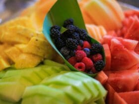 Melon, ananas, pastèque et baies estivales