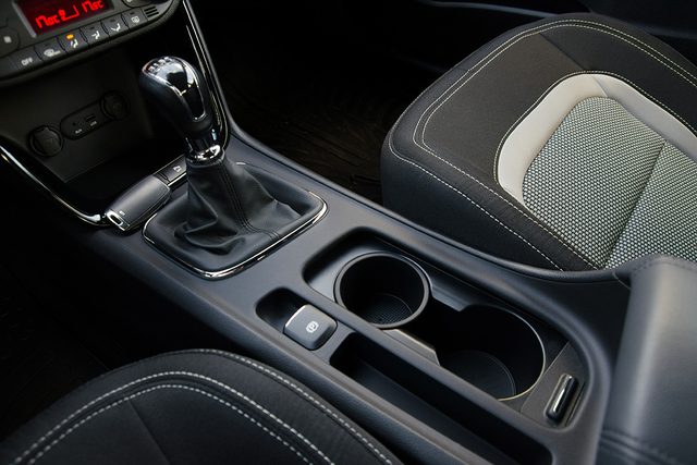 Boîte à gants de voiture bien rangée