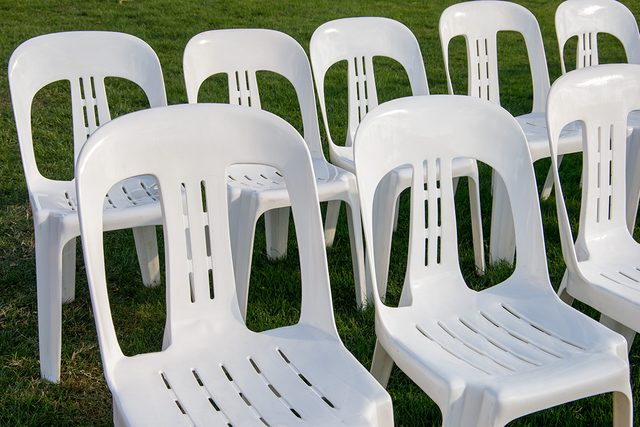 Meubles de jardin en plastique blanc