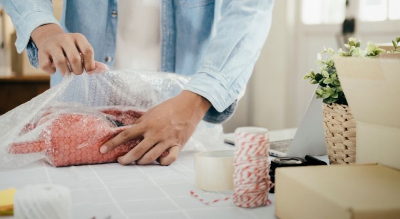 Emballer avec papier bulle