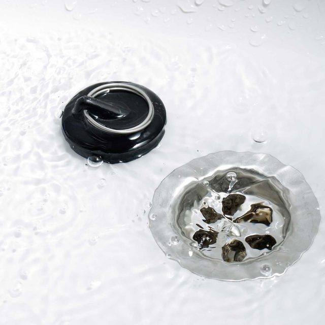 Un bouchon de vidange dans un lavabo