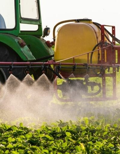 Tracteur pulvérisateur