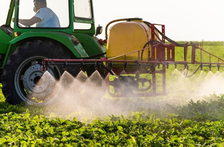 Tracteur pulvérisateur