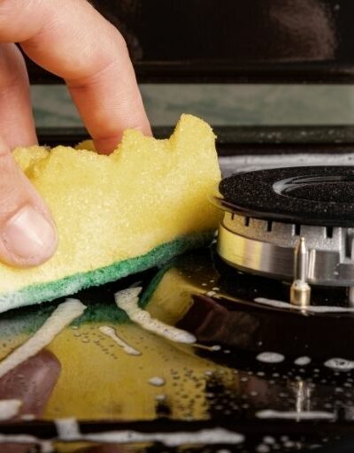 Nettoyer une plaque à gaz