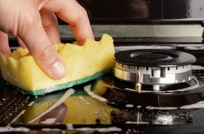 Nettoyer une plaque à gaz